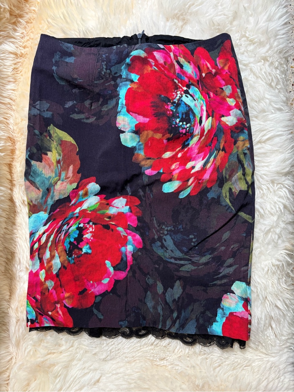 Stunning Floral Skirt in Navy and Red